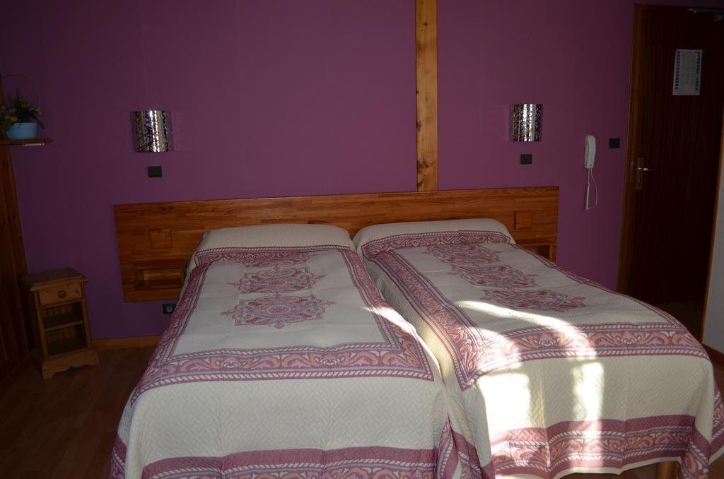 Hotel Les Touristes Abondance Pokoj fotografie